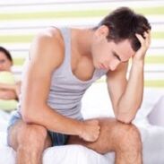 um homem está chateado com corrimento patológico quando excitado